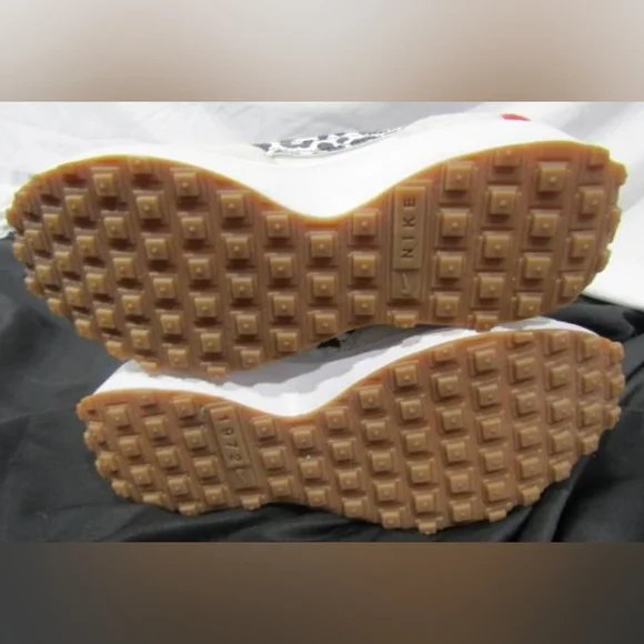 Nike Waffle Debut White Team Orange Leopard Sneakers Size 6.5 Like New - Picture 8 of 9